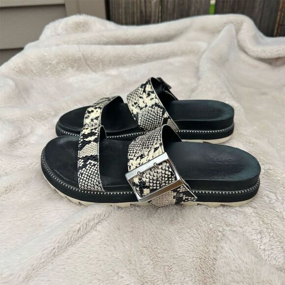 Sorel Women's Slide Sandals Size 9 Black Snake Print Buckle Detail - Picture 1 of 6